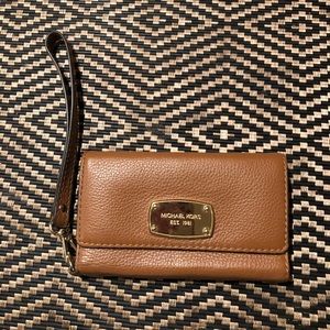 Michael Kors wristlet wallet/ IPhone 6 holder